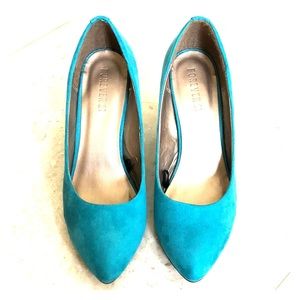 Pump heel comfy shoes, size 8